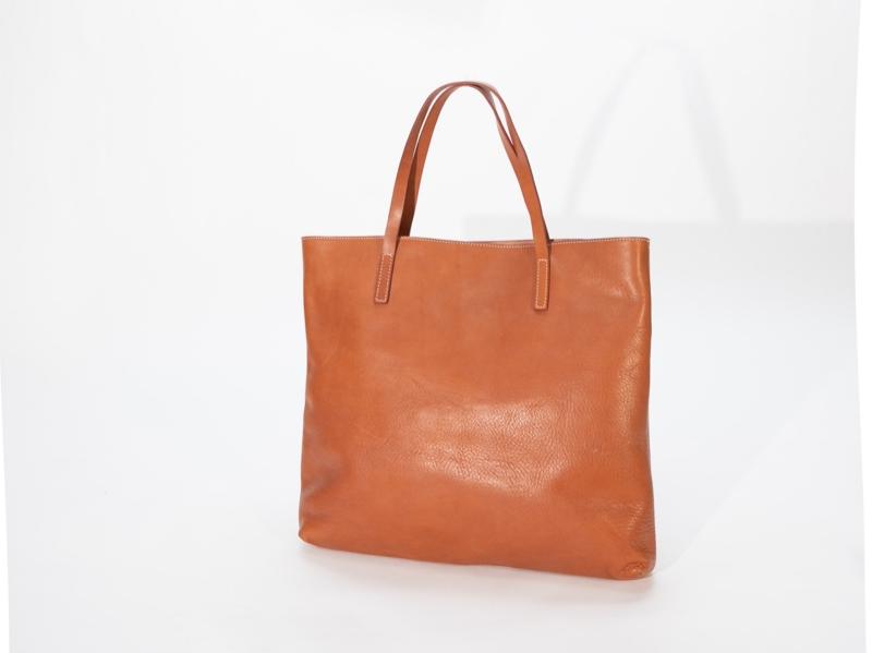 Pourquoi les sacoches vintage dominent-elles la tendance de la mode classique 2026 ?
